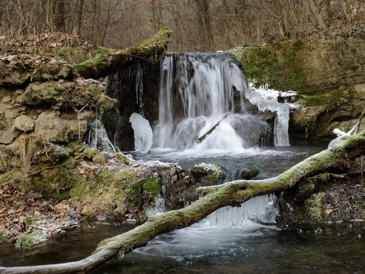 Hájske vodopády v zime, Slovensko