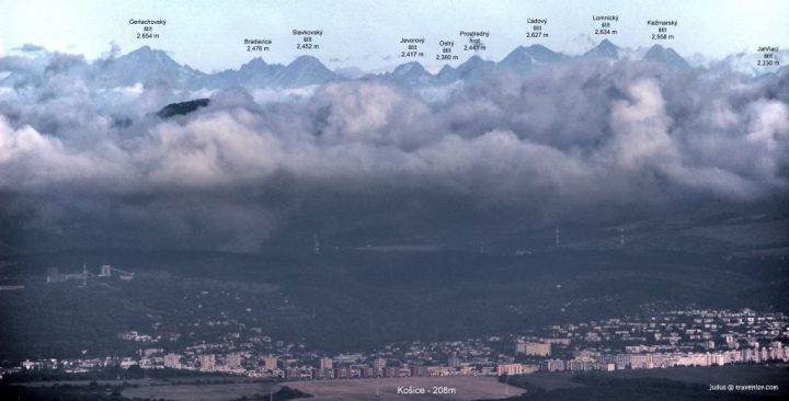 Košice a Vysoké Tatry - fotené z vrcholu kopca Hradisko, Slanské vrchy