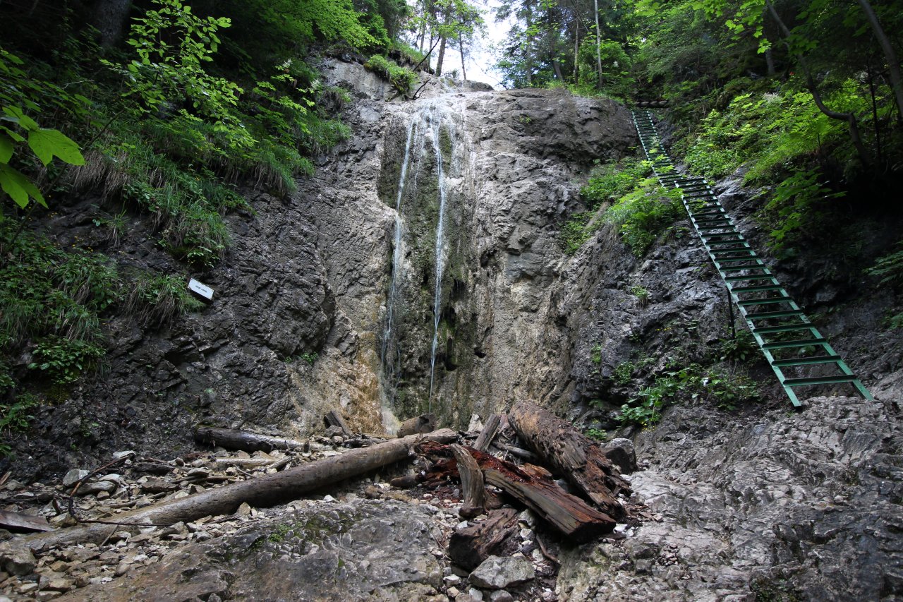 Dúhový vodopád, Kláštorská roklina, Slovenský raj