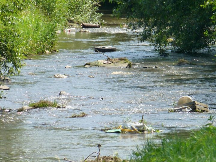 Odpad v rieke Bodva, Jasov, Košický kraj, Slovensko