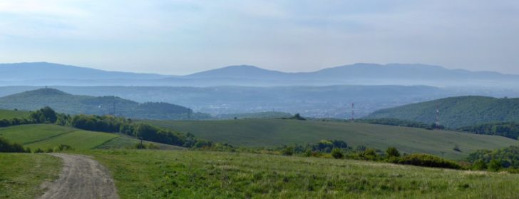 Výhľad spod kopca Hŕbok (572m), Košice